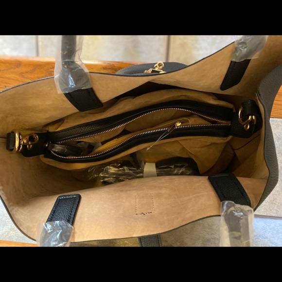 Black purse - Picture 4 of 4